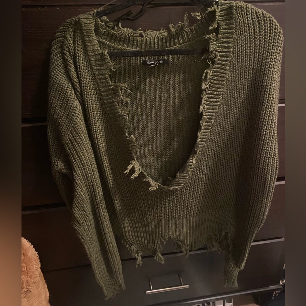 Distressed cropped sweater low cut